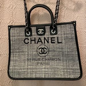 CC logo tote prop bag